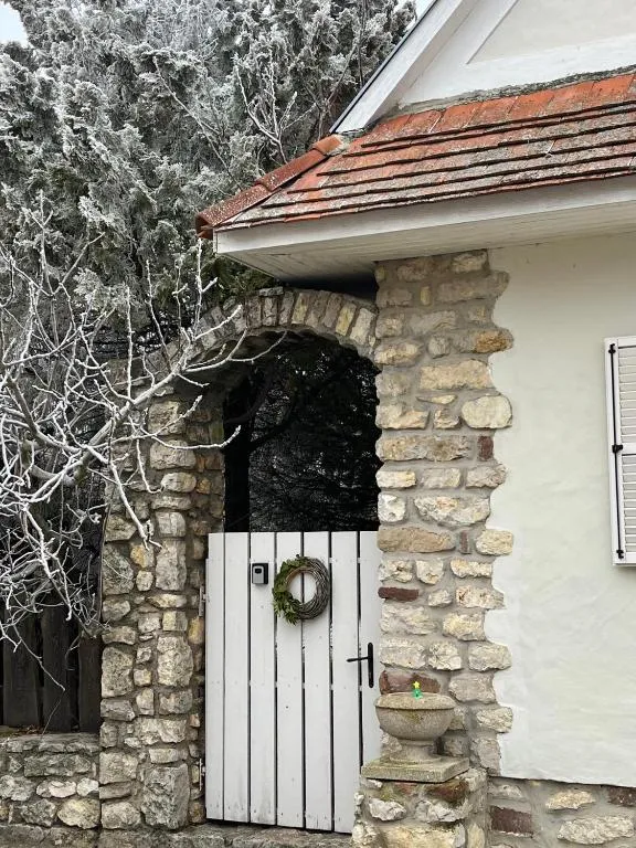 Kő, és Kavics vendégházak，位于克韦什卡尔的酒店
