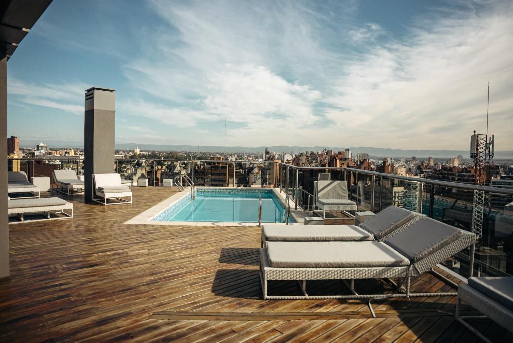 Swimming pool, Yrigoyen 111 Hotel in Cordoba
