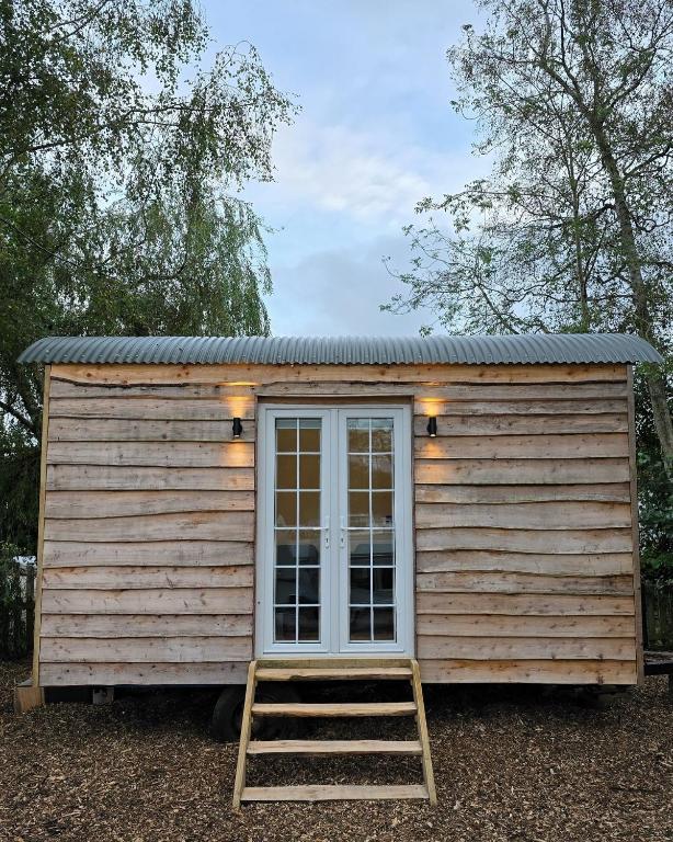 Olive the Shepherds Hut, Horning