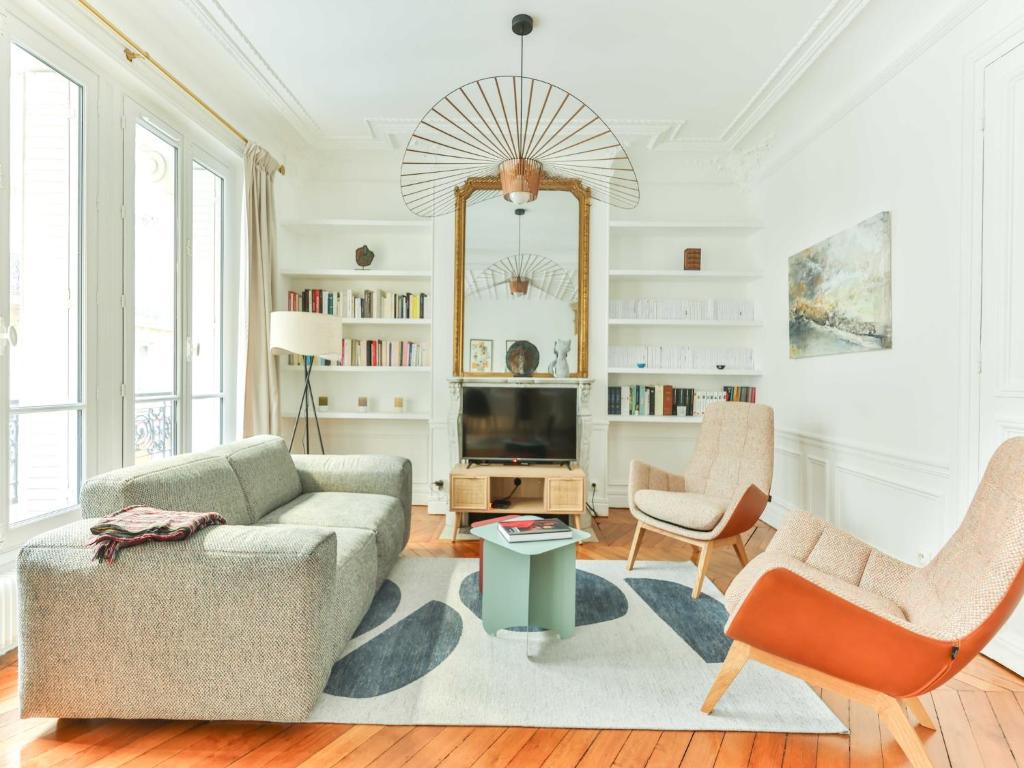 Bright, modern apartment- 14 arrd- Mobility lease - 2