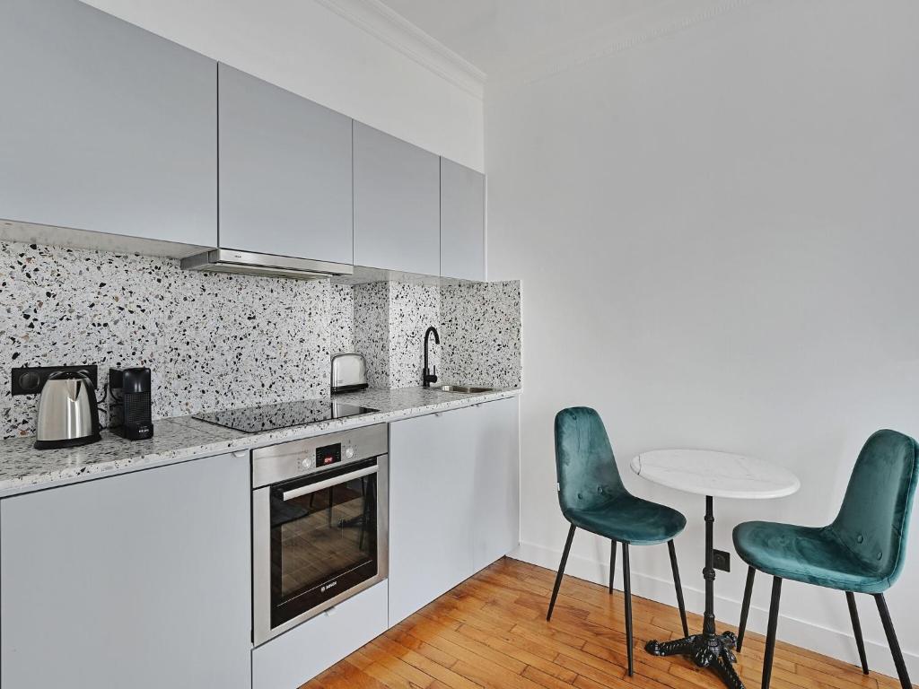 Charming flat - 1 BDR 2P Ternes - 17e - 3