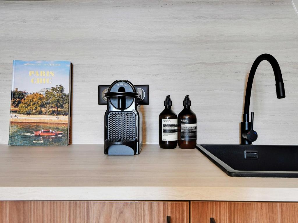 Modern Apt -1BR 4P - View Eiffel Tower Passy - 2