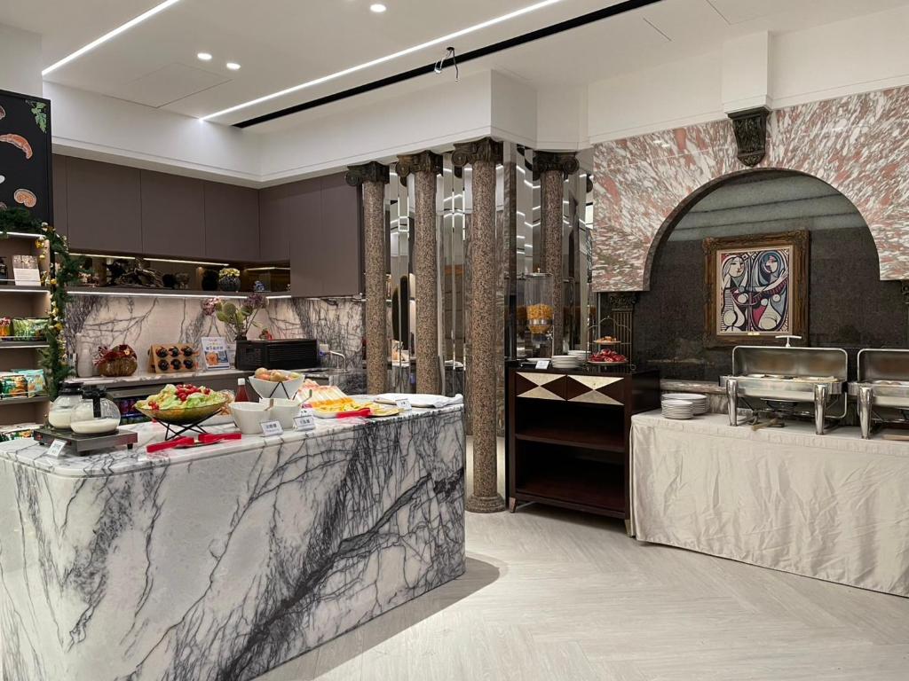 Food and beverages, Charming City Hotel Taipei in Taipei