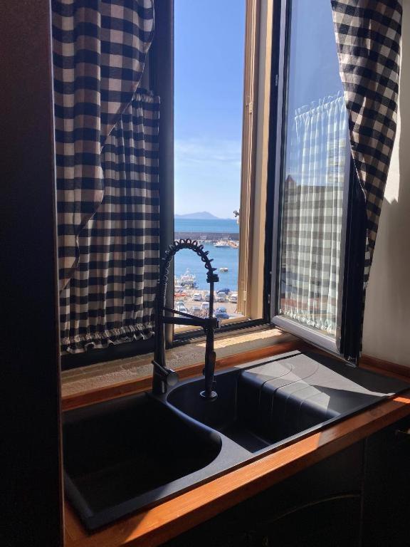 Seven House, Torre del Greco