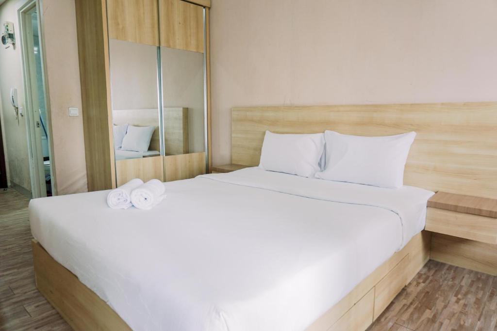 Modern and Nice Studio at Parkland Avenue Apartment By Travelio, Tangerang