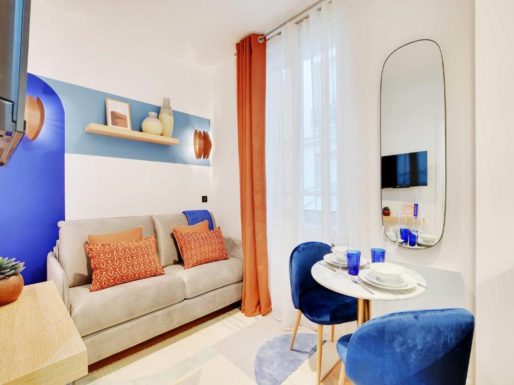 Cozy Parisian 2P Studio in the Prestigious 8th - 2