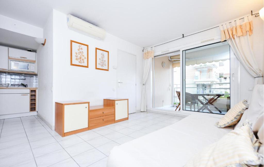 Beautiful Apartment In Vallauris - 4