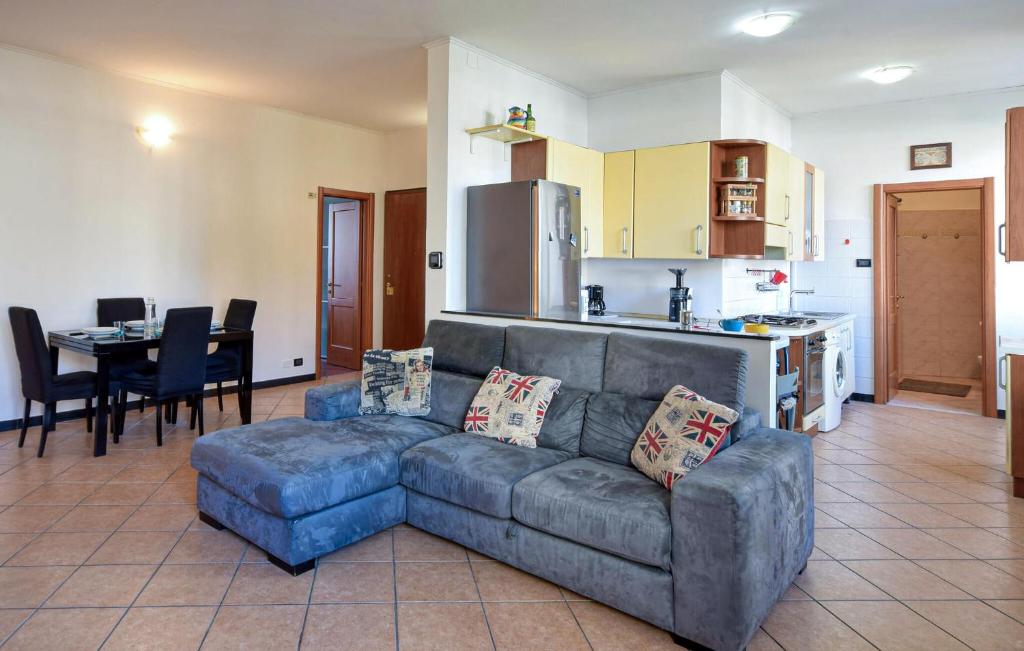 2 Bedroom Amazing Apartment In Genova - 2