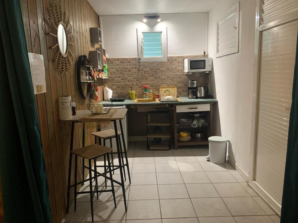 Calm stay in a lush setting, Le Lamentin