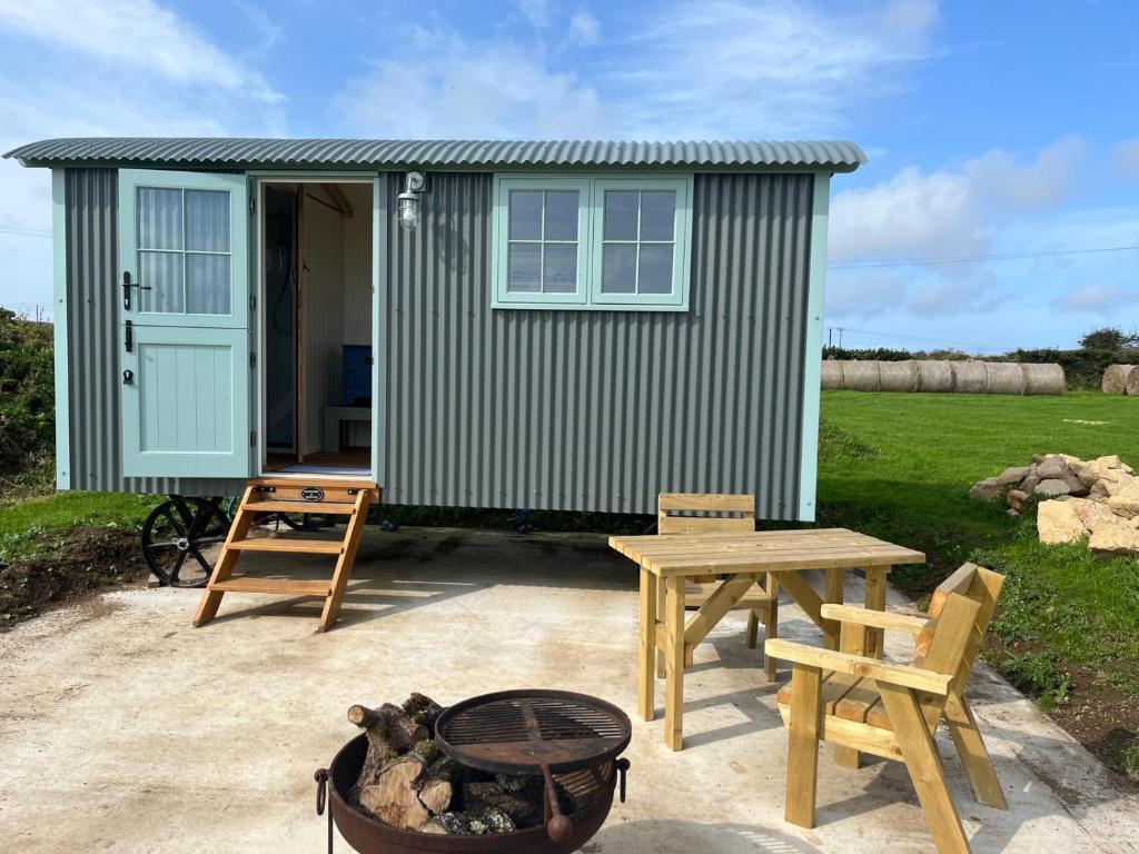 Lower Trewern Shepherds Hut, Madron