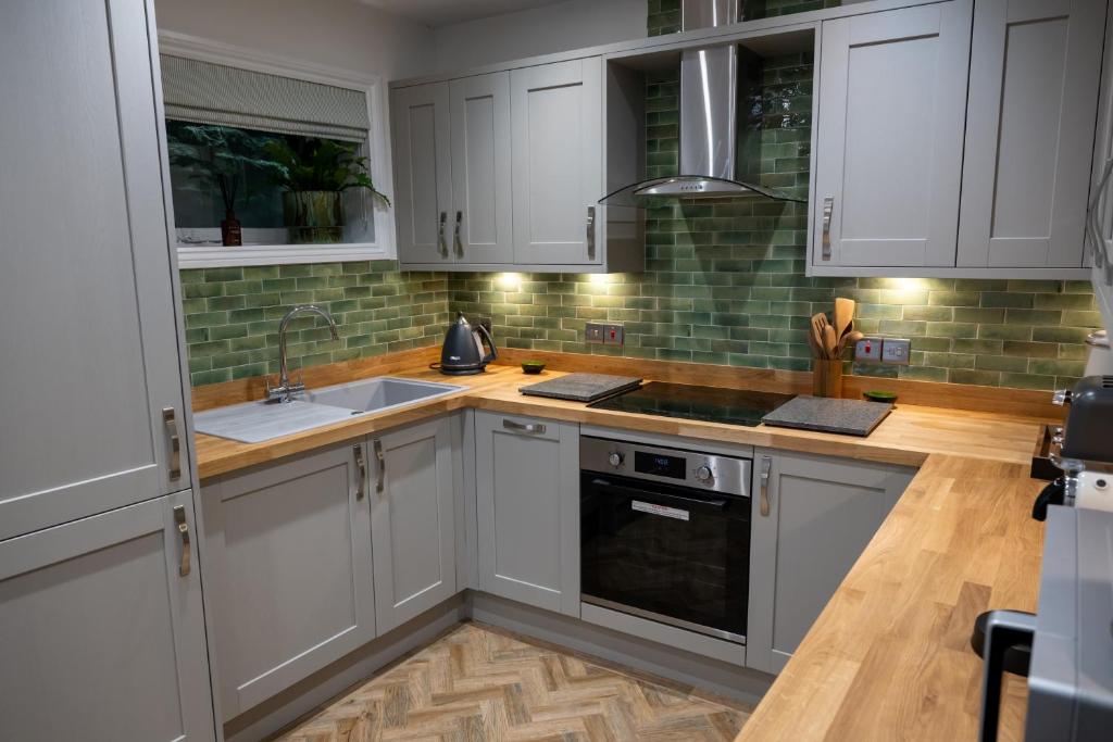 2 Bed Ironbridge photo 7