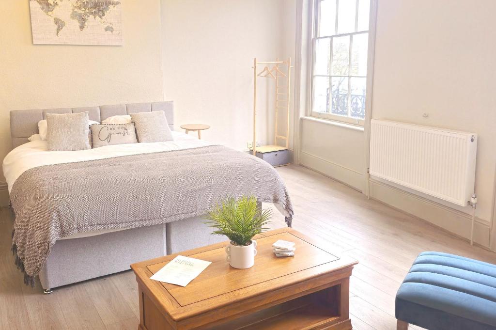 Circus Bar, Gloucestershire