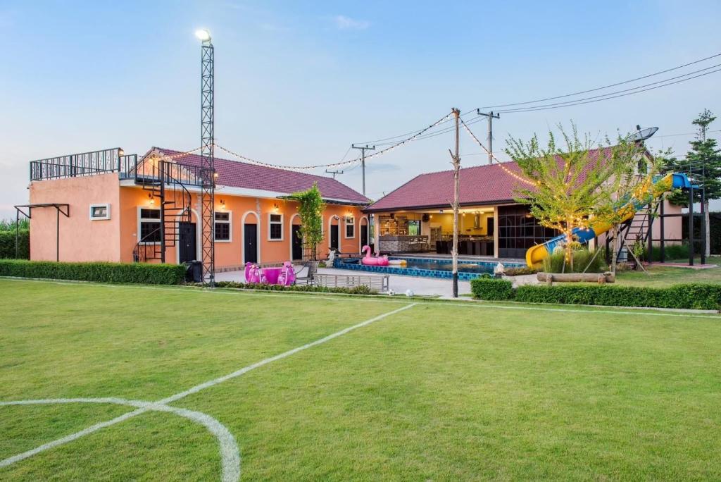 บ้านพูลวิลล่าหัวหิน Hua Hin Soccer Pool Party, Hua Hin