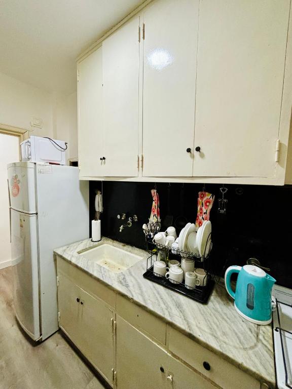 Departamento de dos ambientes sobre avenida Colón - 5