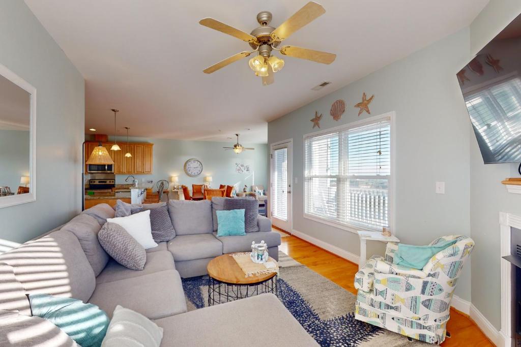 Pelican Point, Atlantic Beach