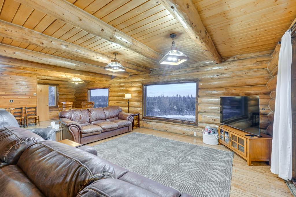 Less Than 1 Mi to Kenai River Spacious Cabin with Deck!, Sterling