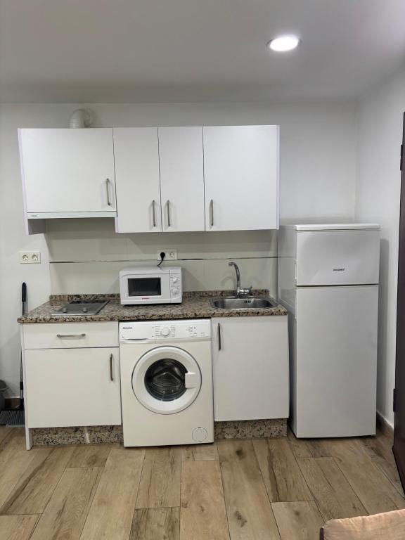 Apartamento 5 a 10 min de la Estación de bus y Tren María Zambrano - 5
