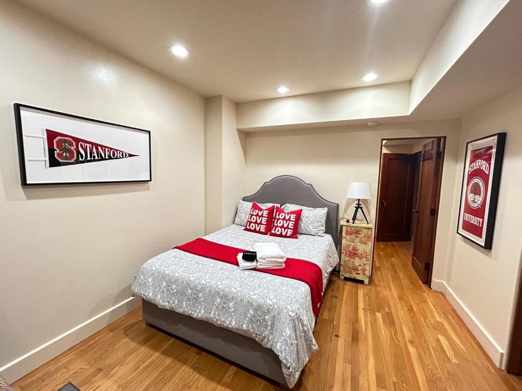 Studio- Steps from Stanford & Close to Everything!, Palo Alto