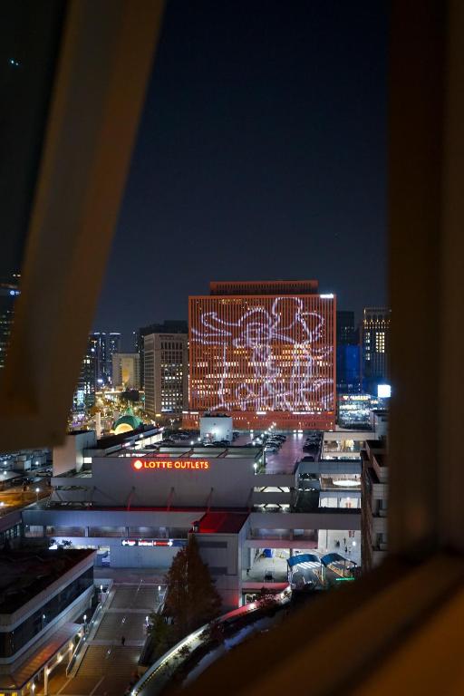 Surrounding environment, 202 House Seoul Station in Seoul