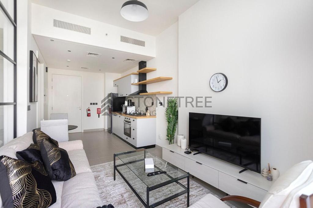 Modern 1BR at Collective Tower 1 Near Hills Mall, Dubaj