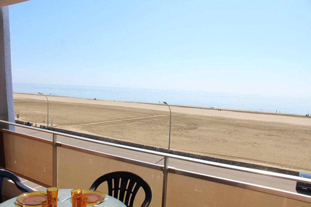 Appartement 3 pièces PORT LA NOUVELLE PN210-064 - 1
