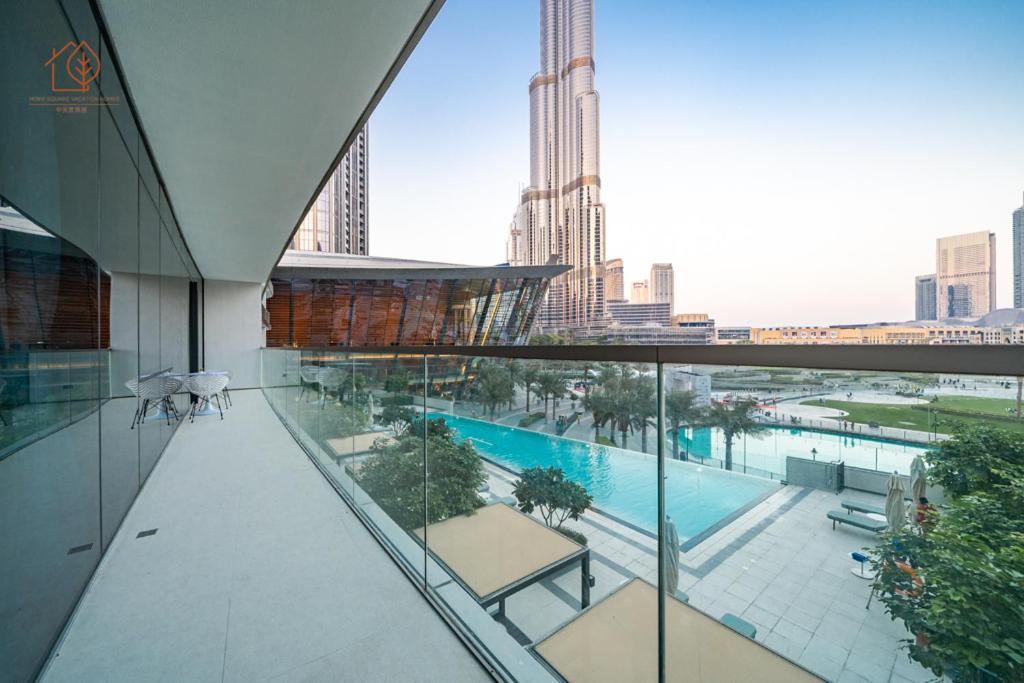 Cozy 2-Bed Home with Burj Khalifa Views 204GR-2, Dubai