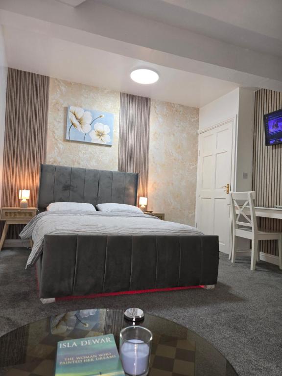 CHUB Luxury Ensuite, Bradford