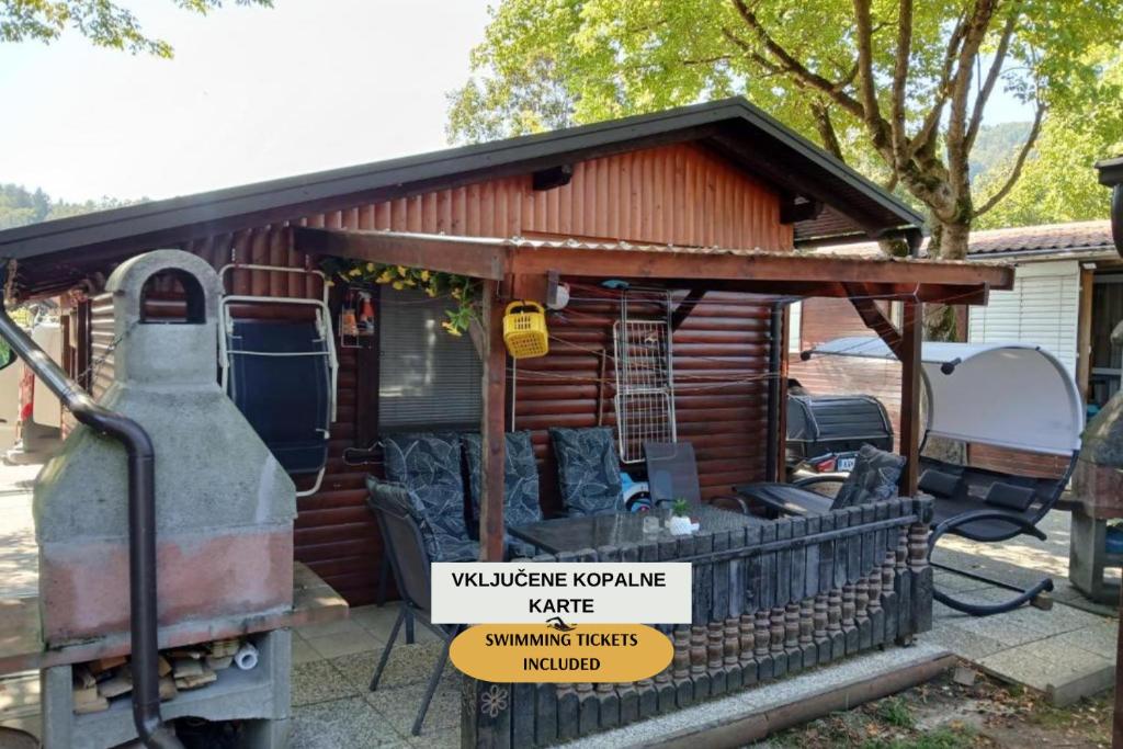 Aqualuna Petrov brlog, Podčetrtek