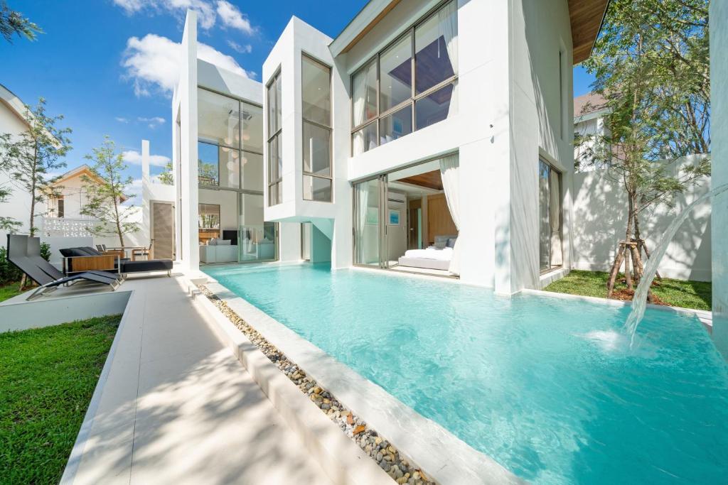 Exclusive New Build - Designer 3BR Pool Villa in Prestigious LuxPride 4 L7 Residence, Ban Pak Lak