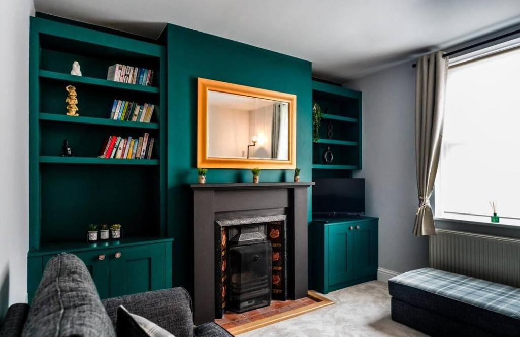 Spacious Home in Lincoln - Steeple View House, sleeps 4, free parking, Lincolnshire