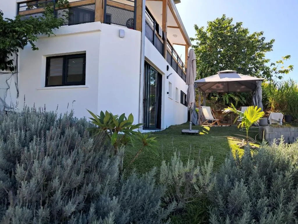 Entre mer et forêt, hotel v destinaci Les Avirons