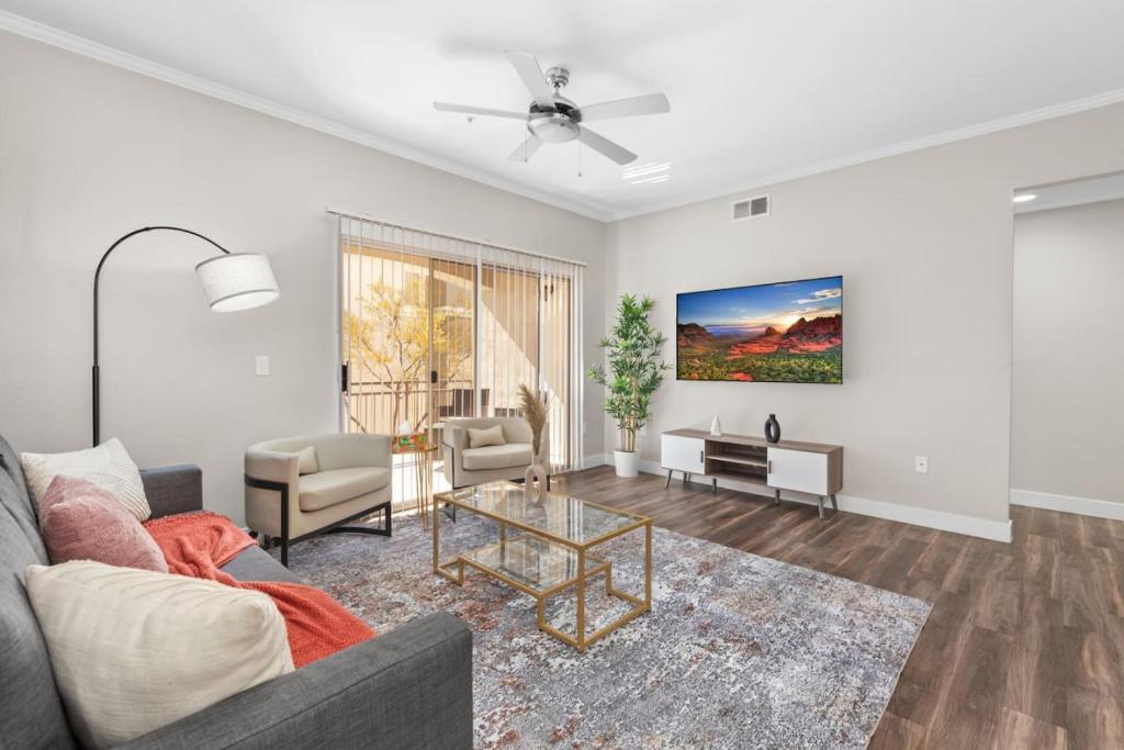 Stylish 2BR - Scottsdale, Pet-friendly, Sunrise Peak, Scottsdale