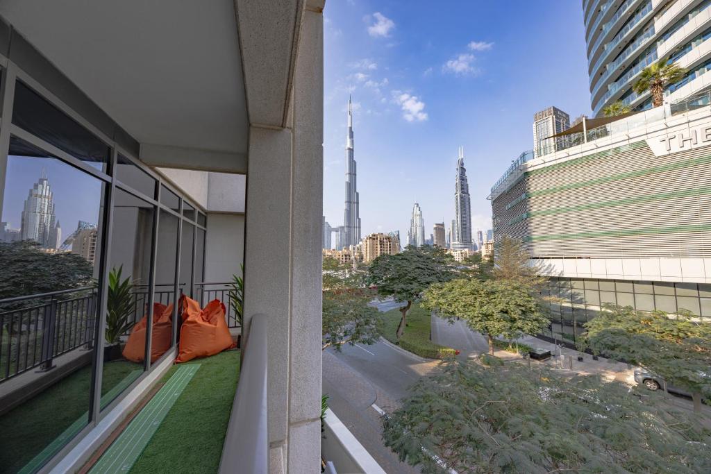 Durrani Homes - The Luxe Retreat 4BR Podium villa with private Jacuzzi and Burj Khalifa View, Dubaï
