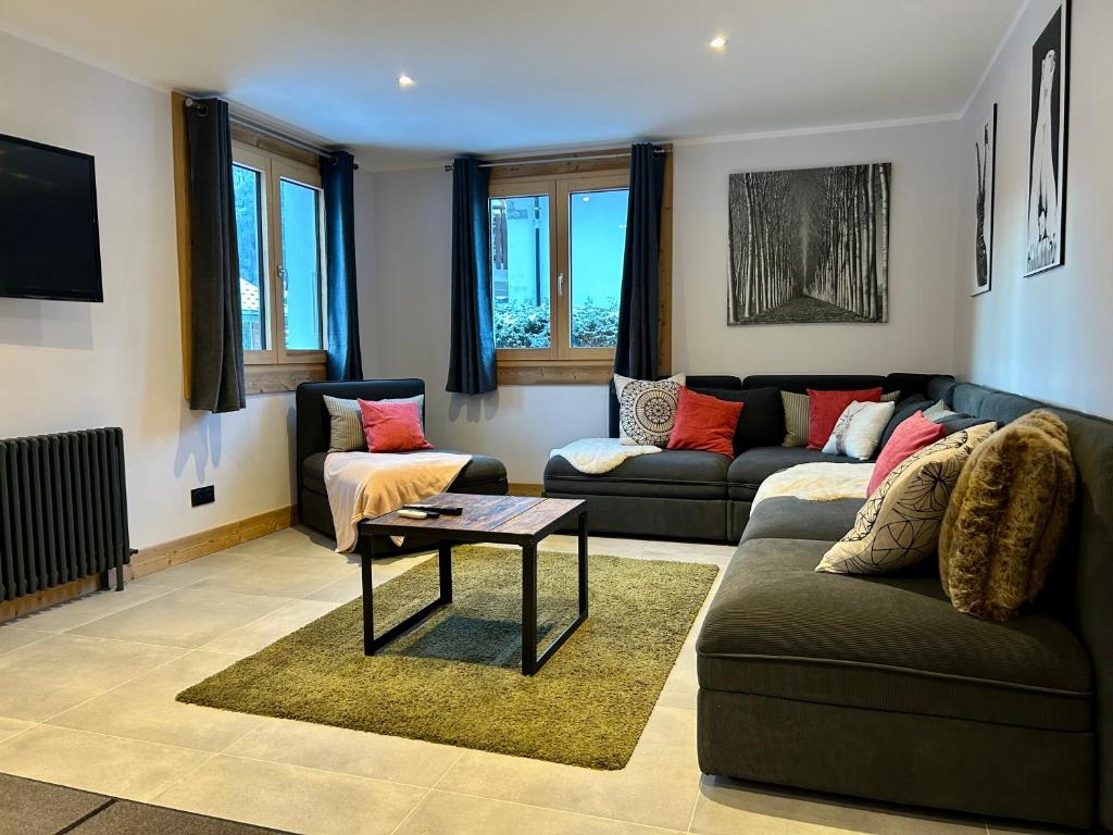4 Bedroom, 4 Bathroom, Hot Tub, Chamonix Centre - 4