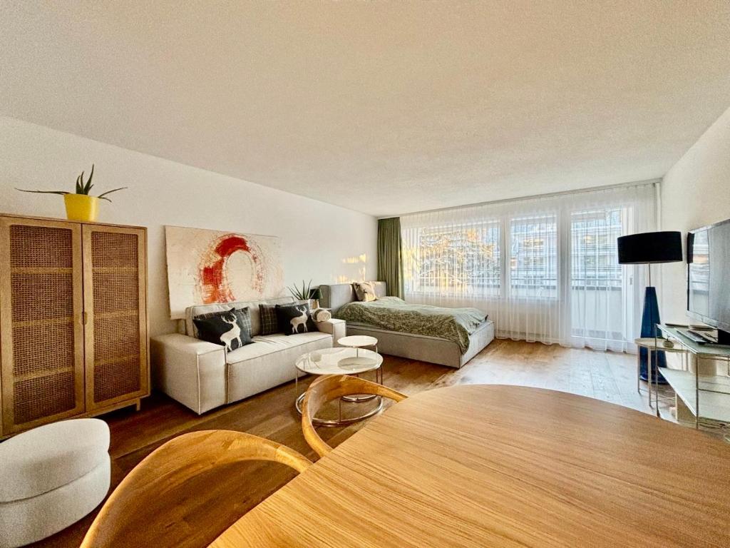 1-room apartment - newly renovated and central - 1
