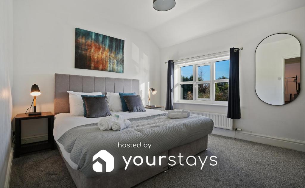 Cross Cottage by YourStays - 2 Bedroom Cottage in Macclesfield, Macclesfield