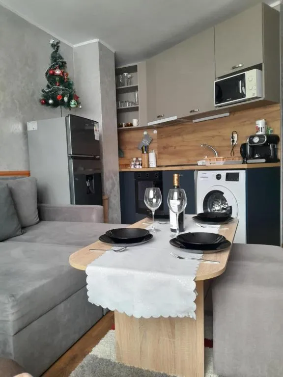 Студио Еми，位于切佩拉雷的酒店
