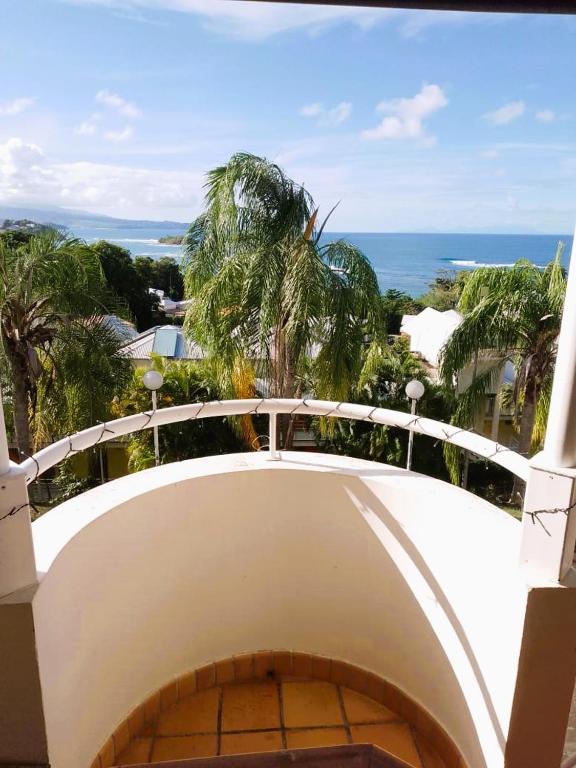 Studio Vue Mer avec Terrasse Profitez de Tartane en Martinique, La Trinité