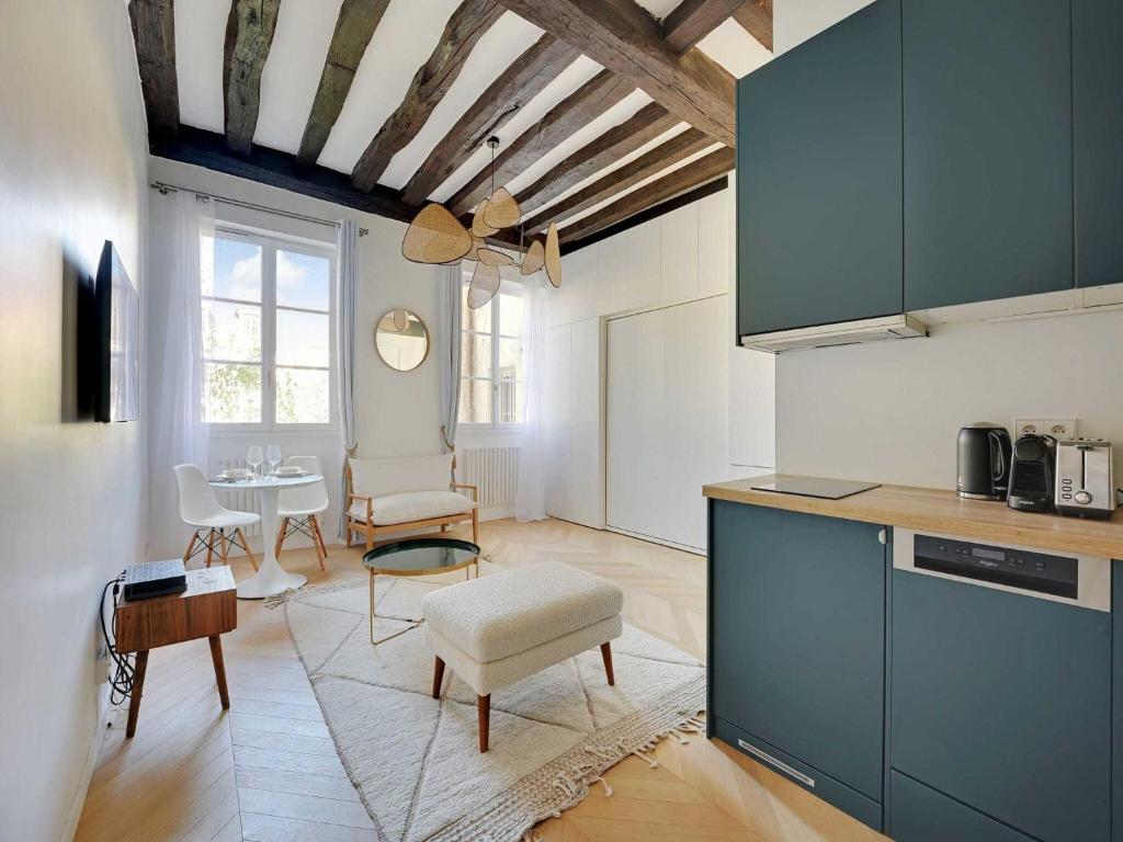 Modern getaway for two - Marais Place Vosges - 2