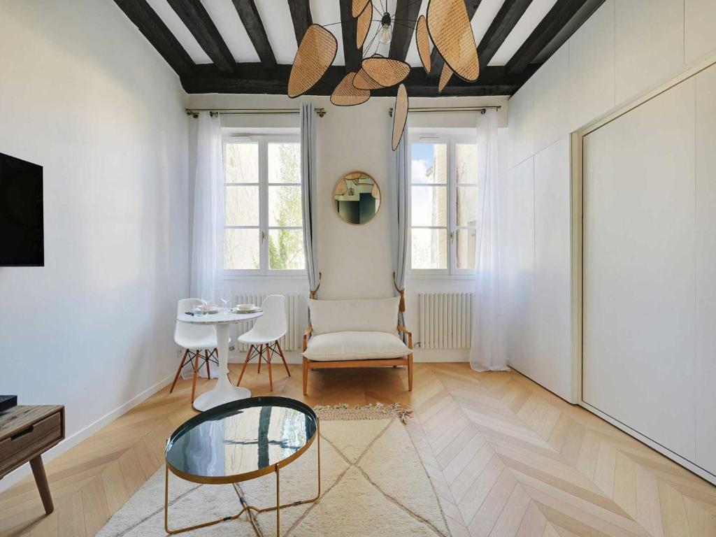 Modern getaway for two - Marais Place Vosges - 5