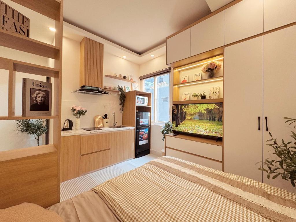 The Little Hanoi - Super Central Apartment
