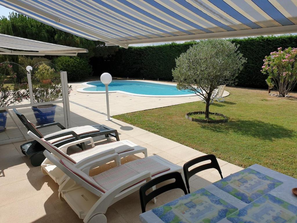 Studio meublé 2 pièces jardin piscine - 1