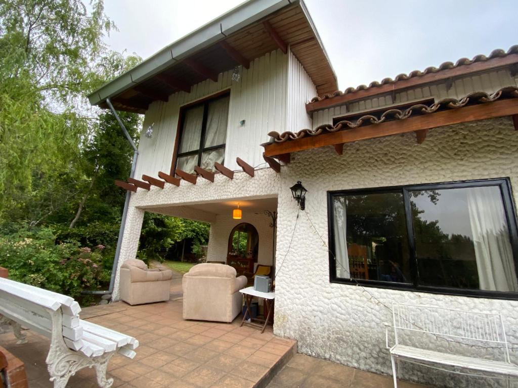 Casa amplia con piscina y quincho - 3