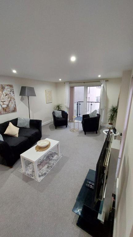 Seaside Serenity, Swansea