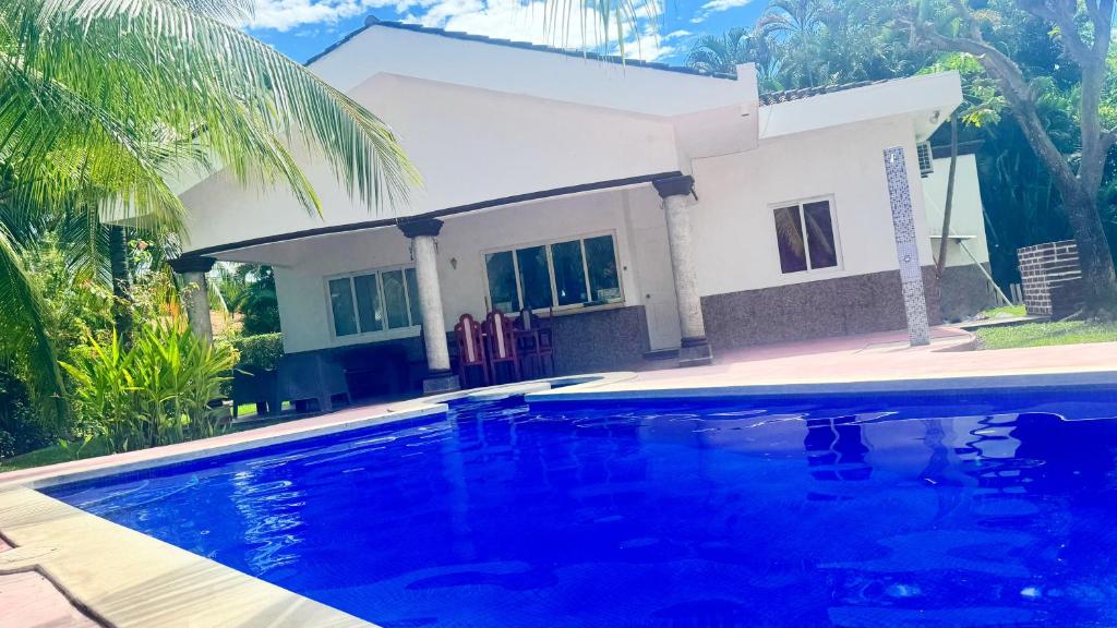 Golden Sunset House, Acajutla