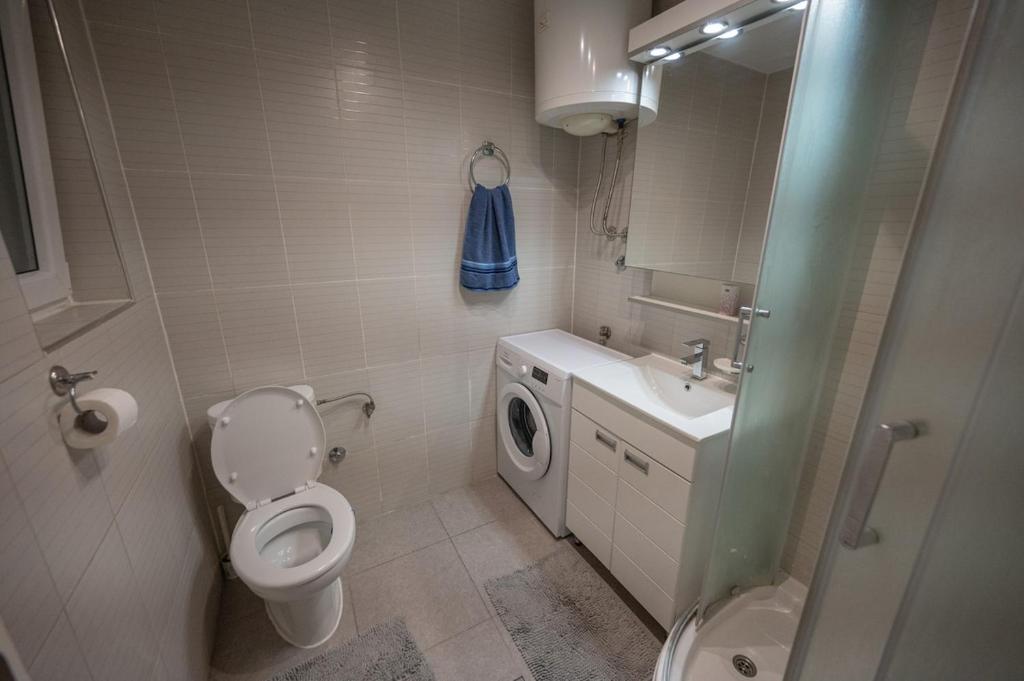 Dove's Nook - A Stylish City Center Retreat - 2