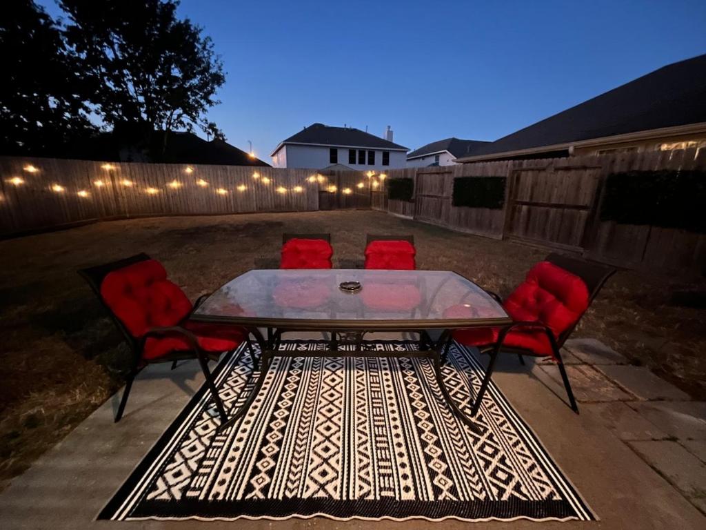 Elegant and Spacious Retreat, Tomball