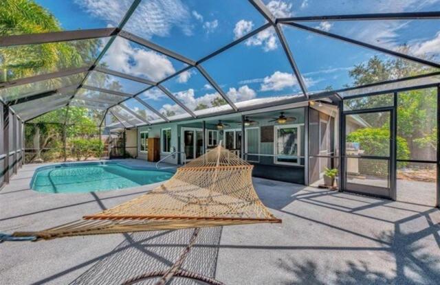 Enchanted & peaceful Oasis 10 min away from one of the most beautiful beaches in the World Siesta key, Sarasota