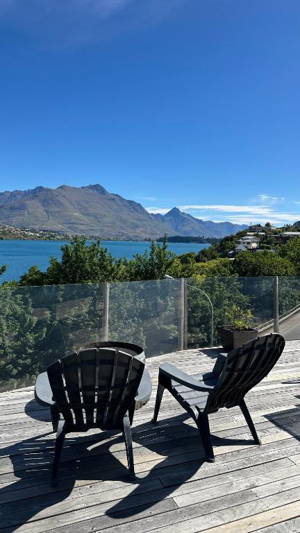 Te Mana - Luxe Lake Apartment, Queenstown