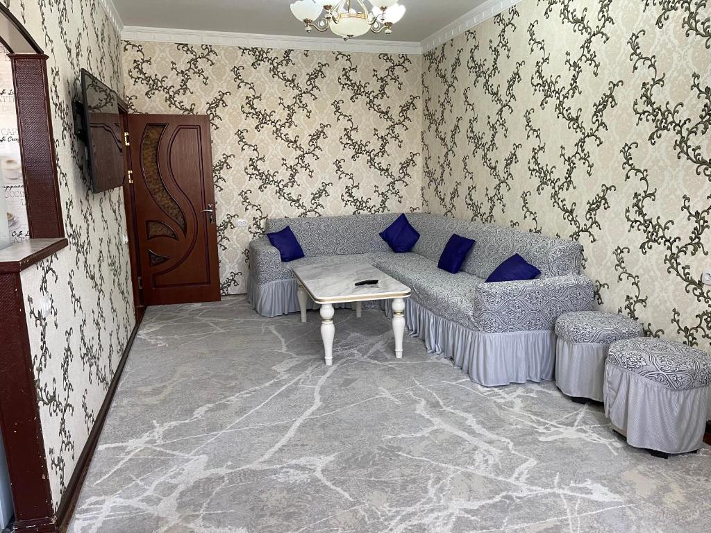 Three rooms Apartment with all facilities, Taškent